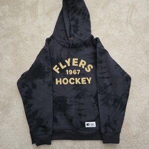 Flyers 1967 Hockey Crewneck Hoodie in Black and Gold